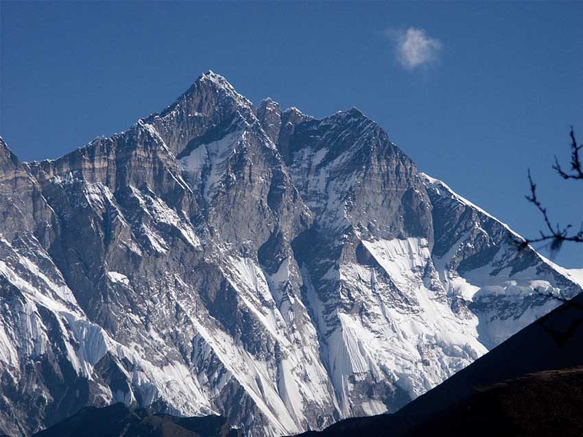 Lhotse_Peaks-trek-image-by-buddha-air-yatra-magazine.jpg