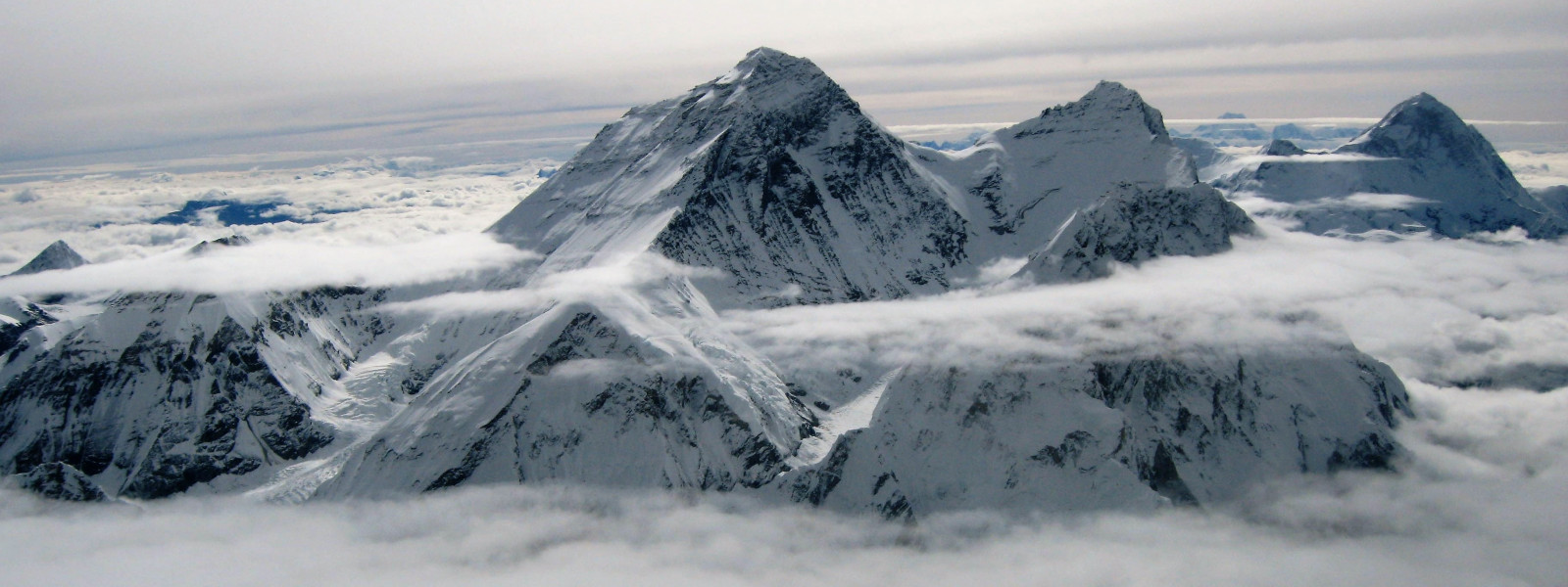 mount everest into thin air